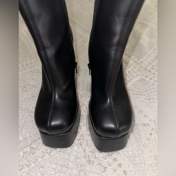 SOLD NWOT Princess Polly Garvie Platform Boots - Picture 4 of 5